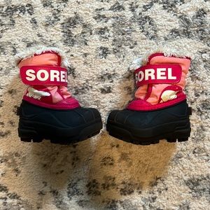 Sorel toddler girl pink snowboots size 4